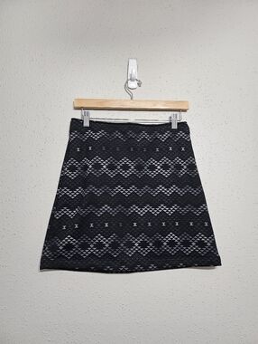 Athleta Skirt Small Black Gray Geometric Fleece Lined Athletic Mini Skirt